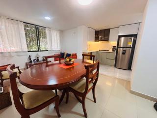 Habitación privada con baño exclusivo en apartamento cerca de Clinica Duarte y Universidad Francisco de Paula Santander - 9