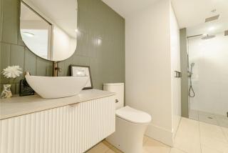 Lux 18th floor 2br 2bath, River view, Pool, Spa, Sauna, Gym, Wifi, - 6