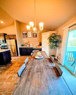 Spacious 3 Bedroom Omaha Escape - 3