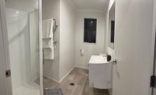 New Stylish 2-Bedroom House in Frankton, Hamilton - 1