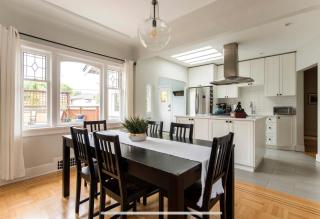 Family-Friendly Vancouver Home in Fraserhood - Sleeps 12 - 6