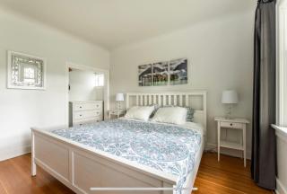 Family-Friendly Vancouver Home in Fraserhood - Sleeps 12 - 4
