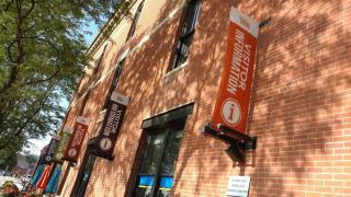 Modern Townhome Near Downtown walk to CWS! - 2