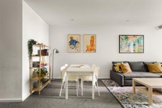 Central CBD apartment with parking available - 1