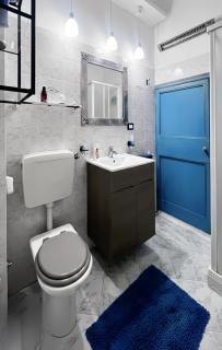 Flat steps from San Siro Church & Ariston Theatre - 2