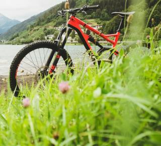 Luxe Farmhouse Chalet Sleeps 12 in Lake Harmony! Lakeview, Hot Tub, Fire pit, Games - 6