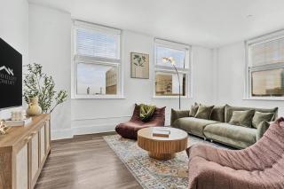 Elegant 2Bd Condo in DT Fort Worth w/ Parking/Gym - 0