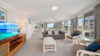 Pumicestone Apartments Unit 4 - 5