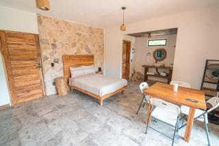 Cenote Escondido Cabañas y Camping - 9