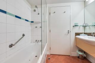 Resort Style Oasis w King Bed Pool and Balcony 224 - 7