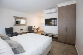 Newington Apartments - Apt 4 Accessible Queen - 2