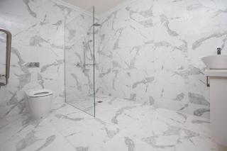 Newington Apartments - Apt 4 Accessible Queen - 5