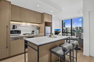 Bright Southbank Apartment with Pool and Gym - 2