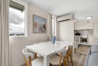 Spacious Cairns Stay - Walk to Esplanade plus Parking - 8