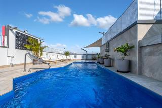 Spacious Cairns Stay - Walk to Esplanade plus Parking - 7