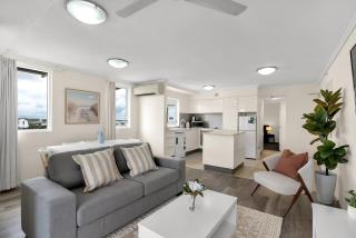 Spacious Cairns Stay - Walk to Esplanade plus Parking - 4