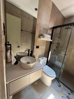 Moderno y cómodo de dos habitaciones - 1