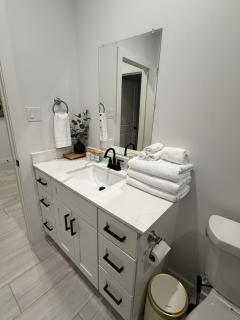 Newly built, private, and cozy - 4