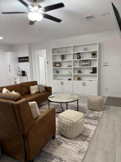 Newly built, private, and cozy - 1