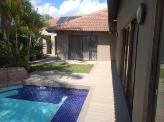 Pecanwood 4BR Waterfront Villa Hartbeesport Dam with Pool & Solar - Hartbeespoort - 8