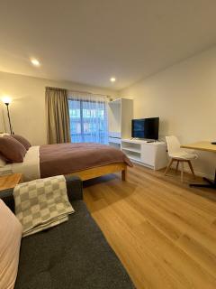 Comfy Ellerslie Studio - 6