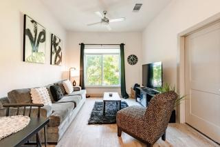 Riverwalk Oasis - Pool, Free Parking Views - 0