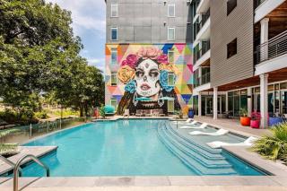 Riverwalk Apt Pool, Gym, King Bed Free Parking - 7