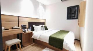 Green Tree Inn Express Shanghai Bund Yuyuan Xiaonanmen Metro Station - 2