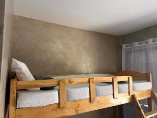 Hillside Station - Fan Room - 02B - 2