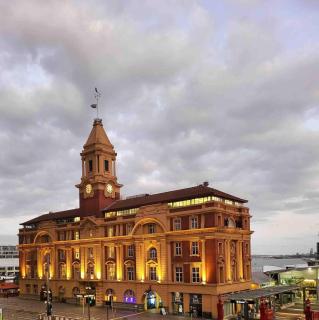 Location, Location, Loctation, AK CBD Harbour edge - 2