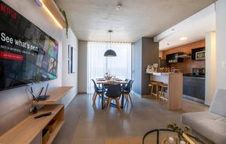 Modern 2BR Apt with Balcony Free Parking B53 - 9