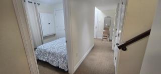 Cozy Basement Suite - 5