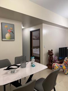 Modern Cozy 2BR Next to Okada Casino Manila Airsports MOA - 7