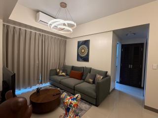 Modern Cozy 2BR Next to Okada Casino Manila Airsports MOA - 3