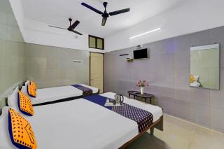 SPOT ON New Golden Star Guest House Near Thirumangalam Metro Station - 9