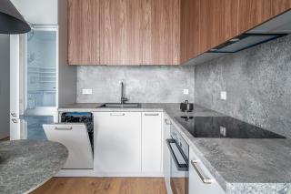 Ozas Bright 1bed, Work Desk, Quiet Yard, Bath, Private Parking - 9