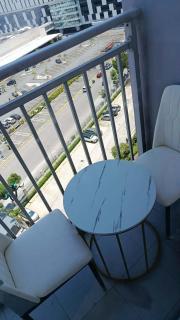 Stunning Pool and City View - 7