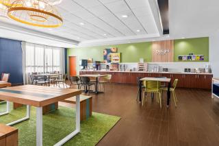 Spark by Hilton Shawnee - 2