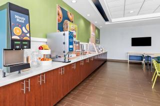 Spark by Hilton Shawnee - 1