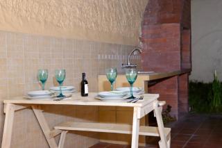 Cozy pet-friendly apartment with private BBQ area - 4