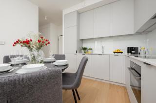 Warsaw Luxury Apartment with Parking in the City Centre by Renters Prestige - 2