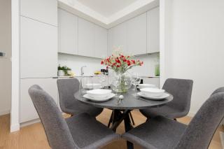 Warsaw Luxury Apartment with Parking in the City Centre by Renters Prestige - 8