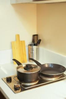 Affordable 1BR Makati with fast wi-fi and Netflix - 1