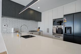 Comfortable Stay in Halswell Close to Shops & Park - 1