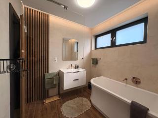 Garden Apartment - 4