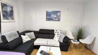 City Center 2-Bedroom Apartment with Private Garage, Bijeljina - 7