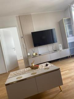 Moderne Wohnung in der Toplage inkl. Garage - 0