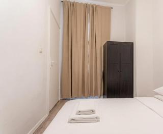 Near Westbahnhof Station Simple 2BR & 1LR Apartment - 6