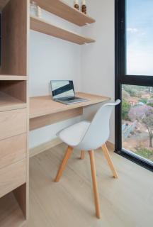 Great Location Gym Pool & City Views 200 Mbps - 5