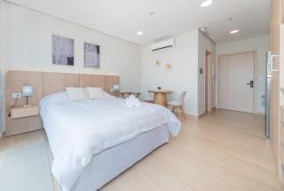 Great Location Gym Pool & City Views 200 Mbps - 4